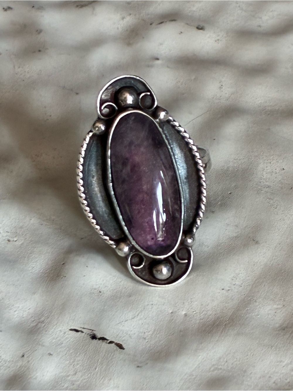 Sterling Silver Light Purple StoneOval Statement Ring